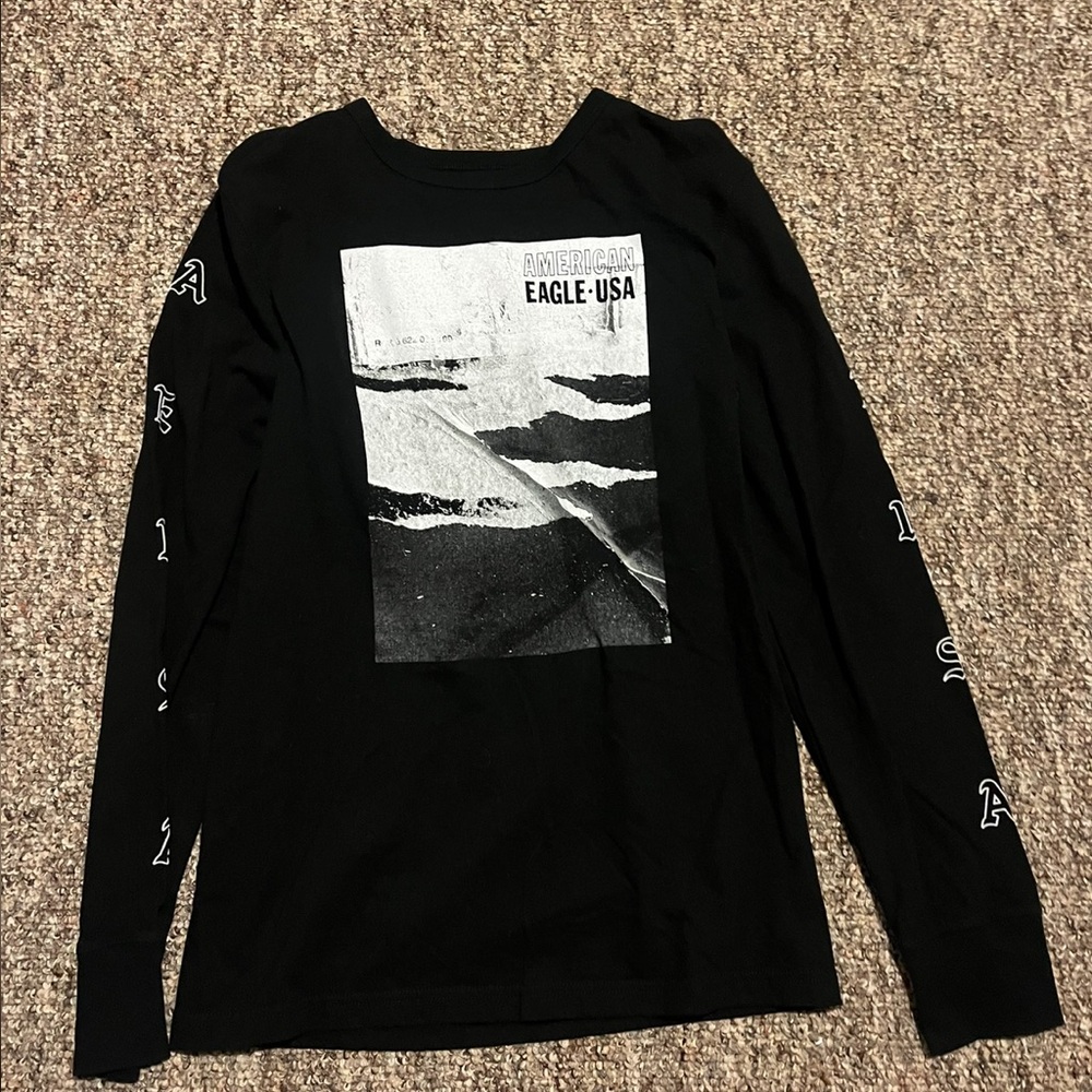 American Eagle Outfitters Black Graphic Long Sleeve Shirt